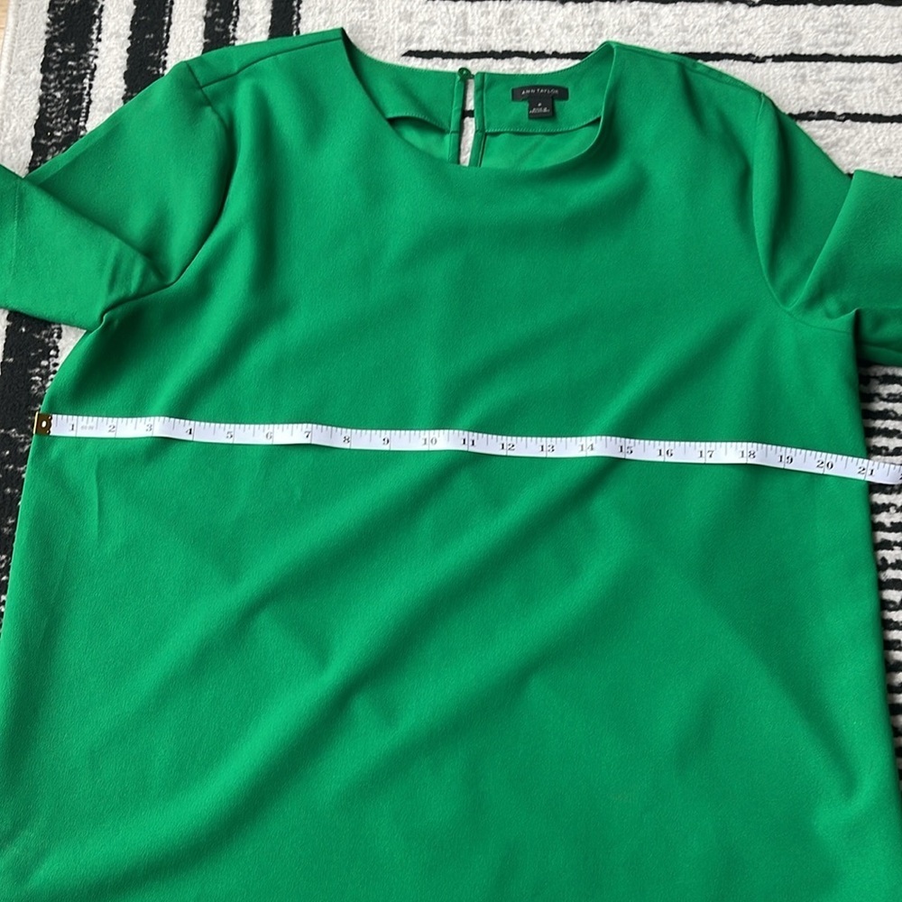 Woven Crew Neck Short Sleeve Blouse - Kelly Green, Ann Taylor - Size Medium - Picture 9 of 11